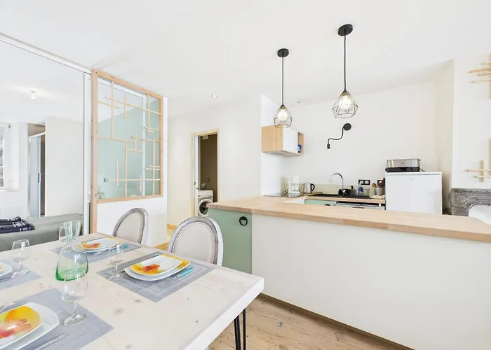 Chic T2 Renove Au Coeur De A 2 Min De Jaude ! *